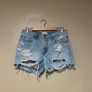 Abercrombie & Fitch Women's Size 30/10 Mid Rise Boyfriend Distressed Shorts